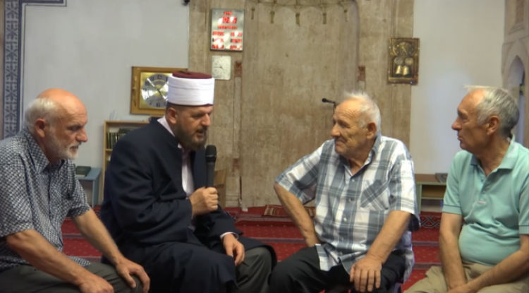 Një i krishterë pranoi Islamin në prani të dr. Shefqet Krasniqit (VIDEO)